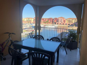 Chambre dans appartement avec vue sur le port